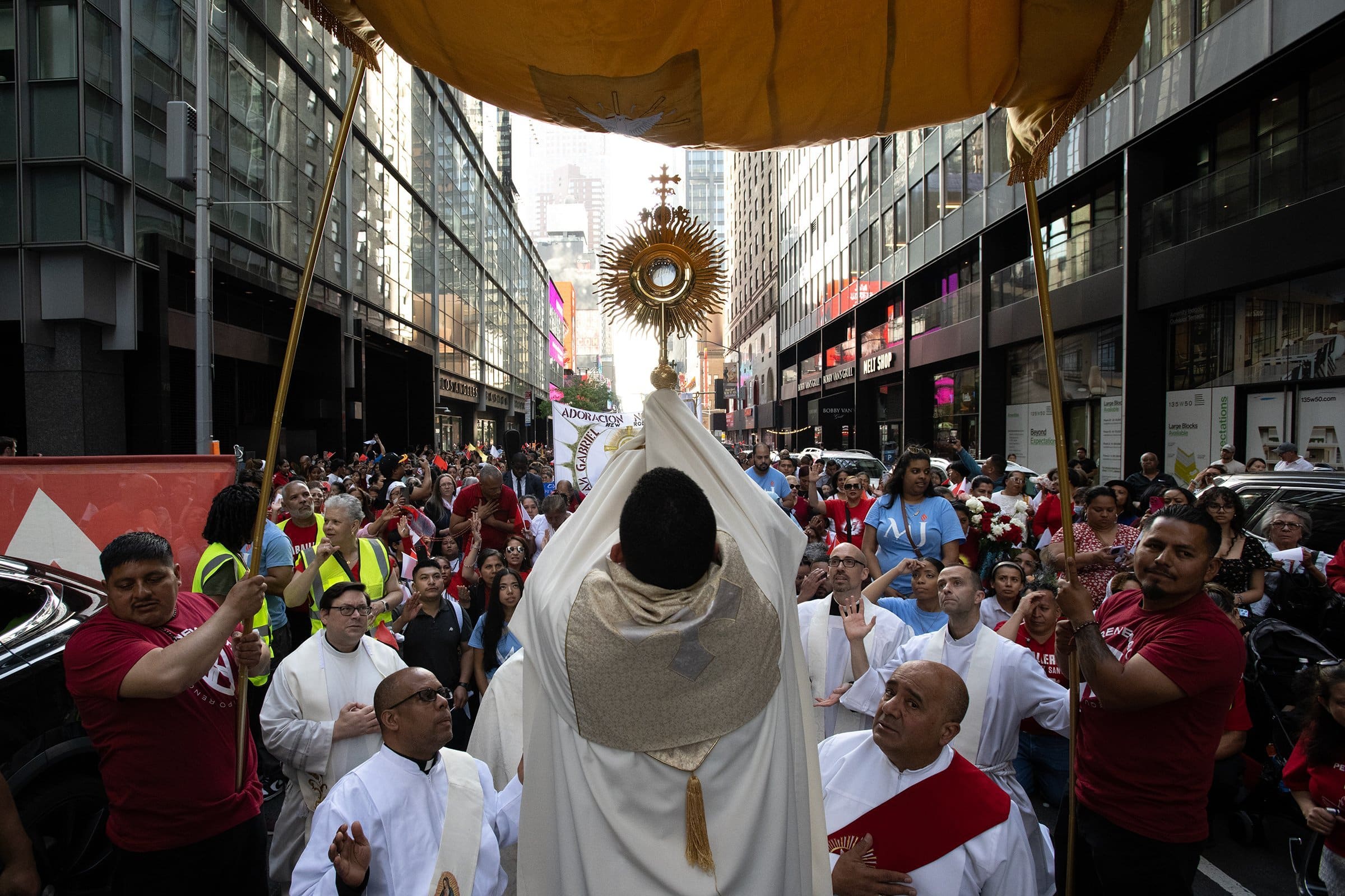 NEW YORK EUCHARISTIC PROCESSION Fr. Stephen Van Lal Than